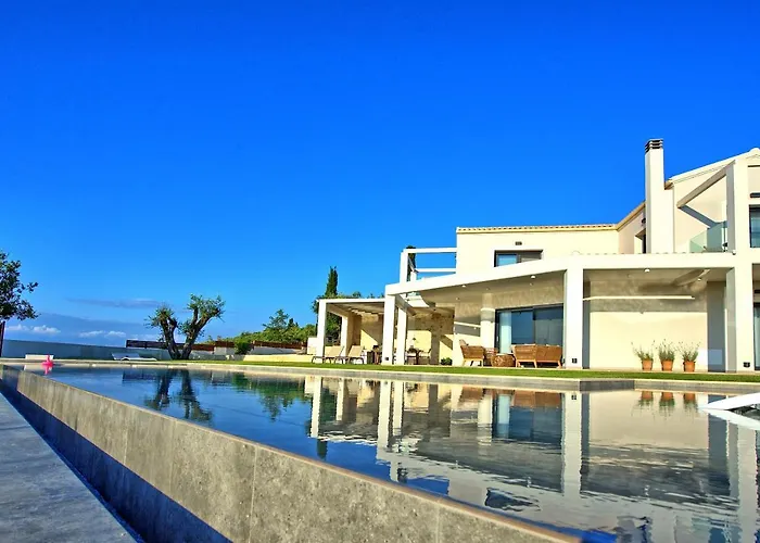Villa Acropolitana By Posarellivillas